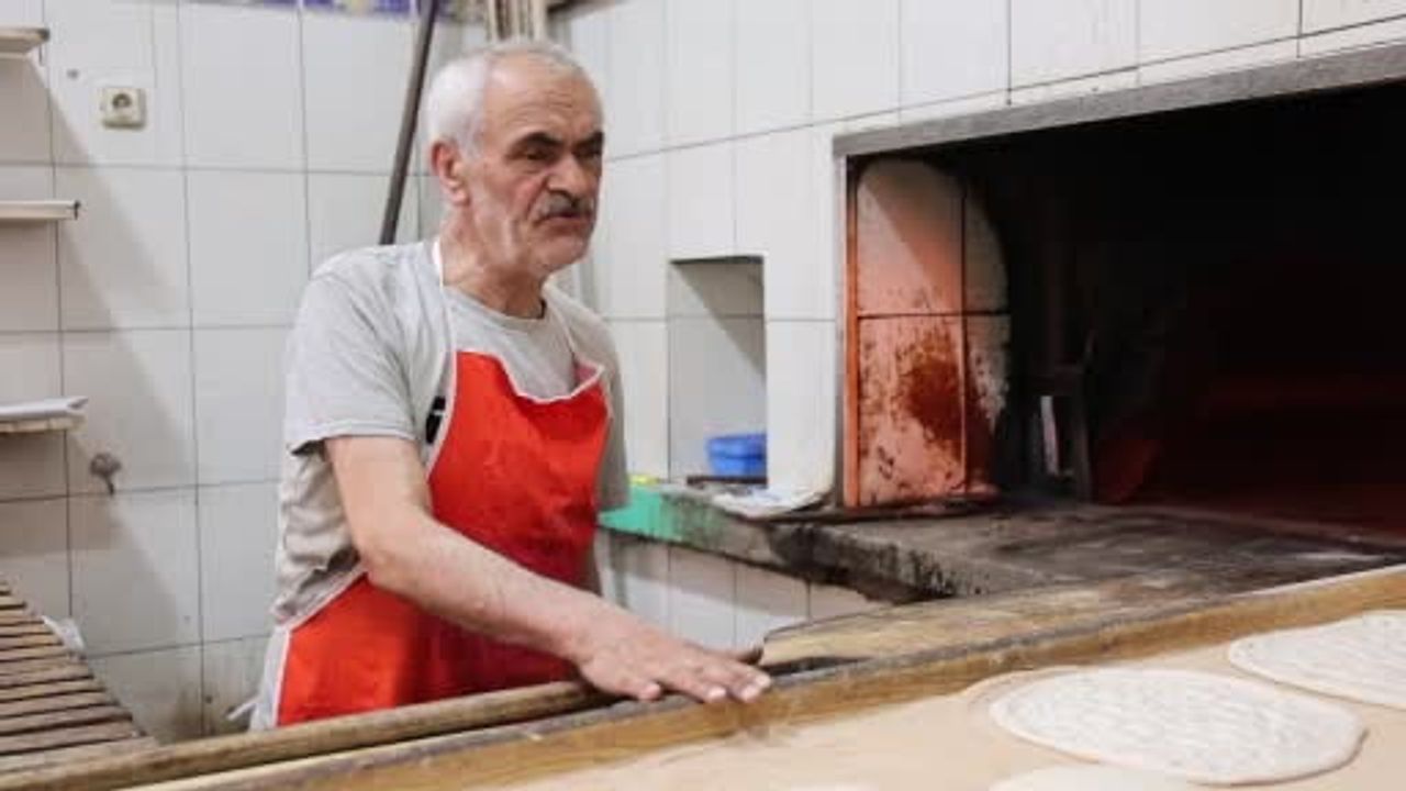 Elazığ'da fırıncıların sıcakla mücadelesi