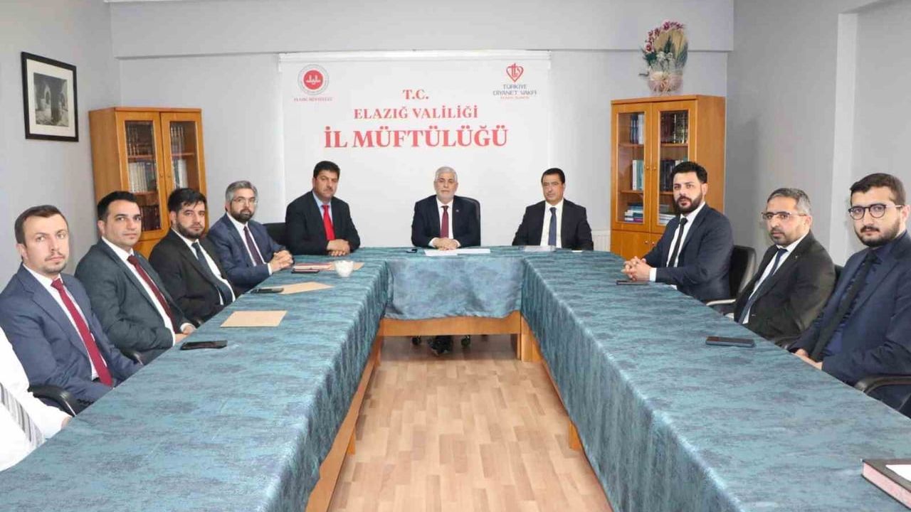 Elazığ'da Haziran Ayı İlçe Müftüleri Toplantısı: Din Hizmetleri ve Umre Programları Değerlendirildi