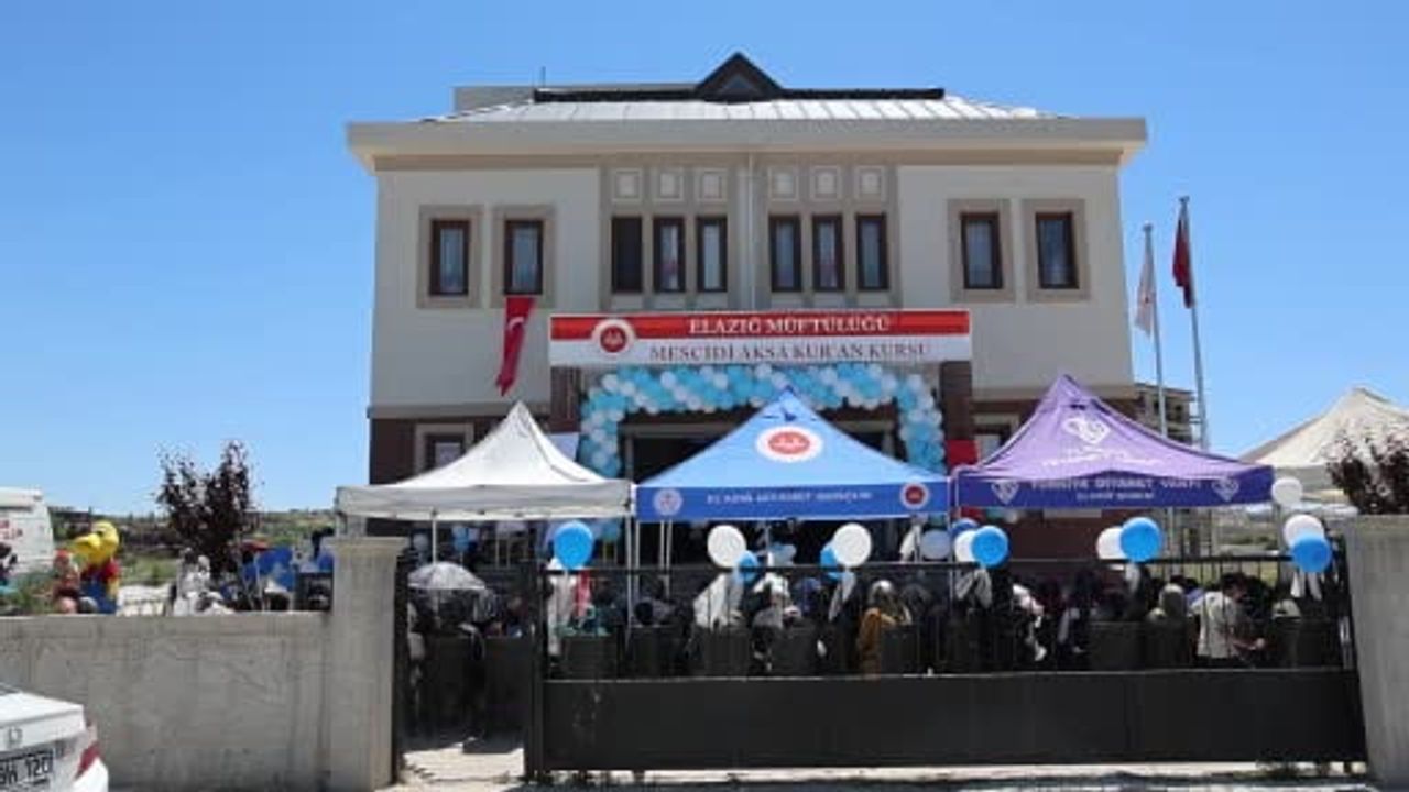 Elazığ’da Mescid-i Aksa Kur'an Kursu'nda 200 öğrenci eğitimini tamamladı