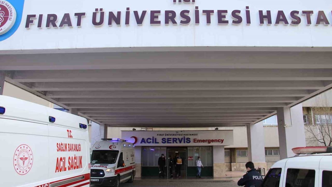 Elazığ’da otomobilin çarptığı motosiklet sürücüsü hayatını kaybetti