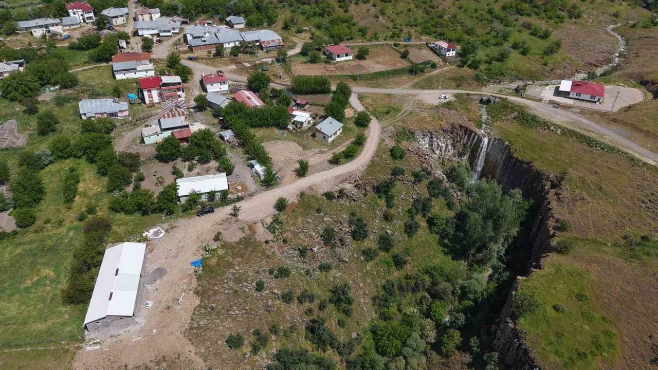 Elazığ’da saklı doğa harikası: Nişankaya Şelalesi ve kanyonu