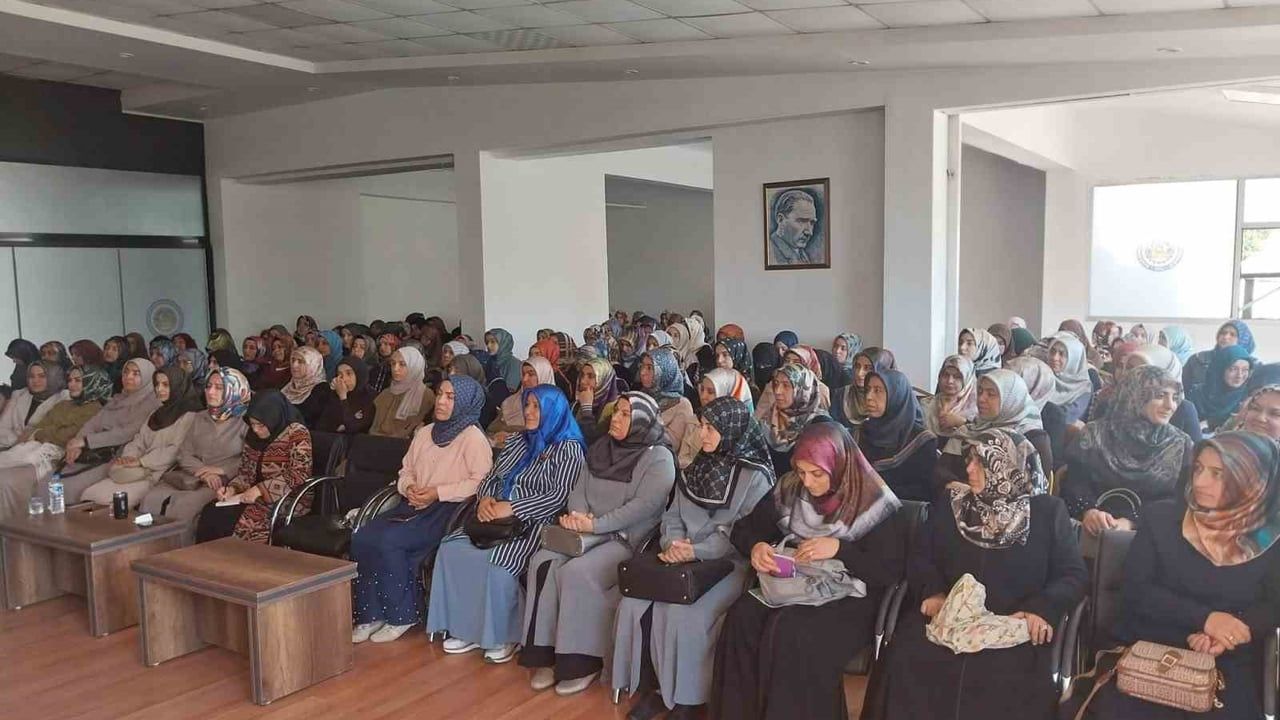 Elazığ’da yaz Kur’an kursu öğreticilerine hizmet içi eğitim