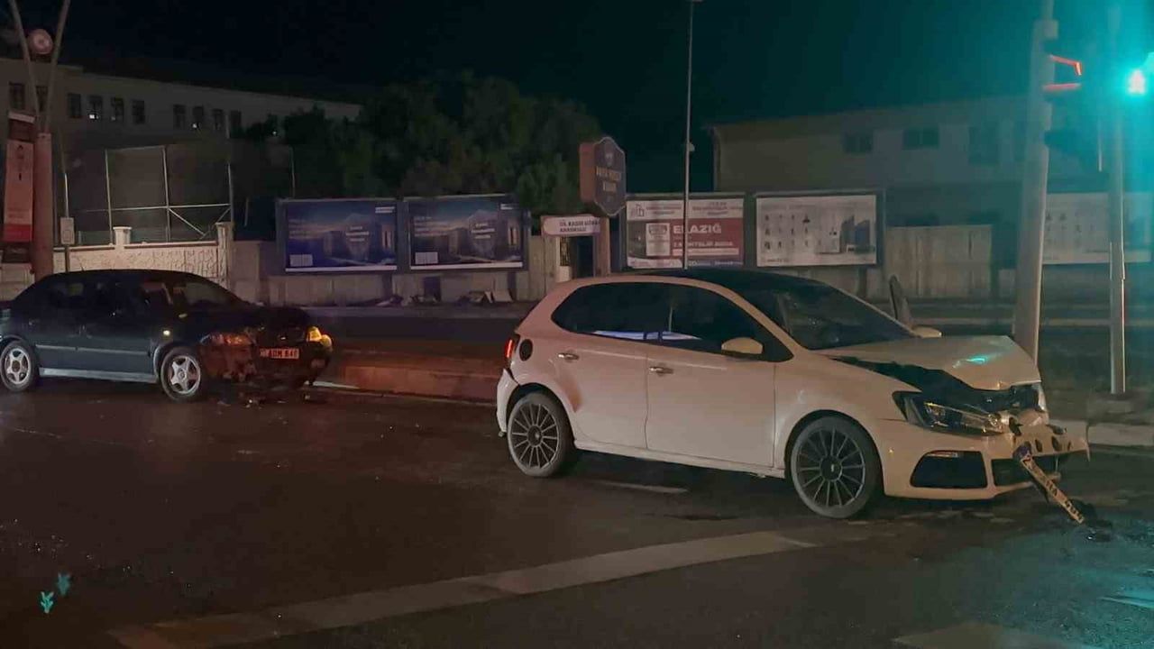 Elazığ’da zincirleme trafik kazası: 3 yaralı