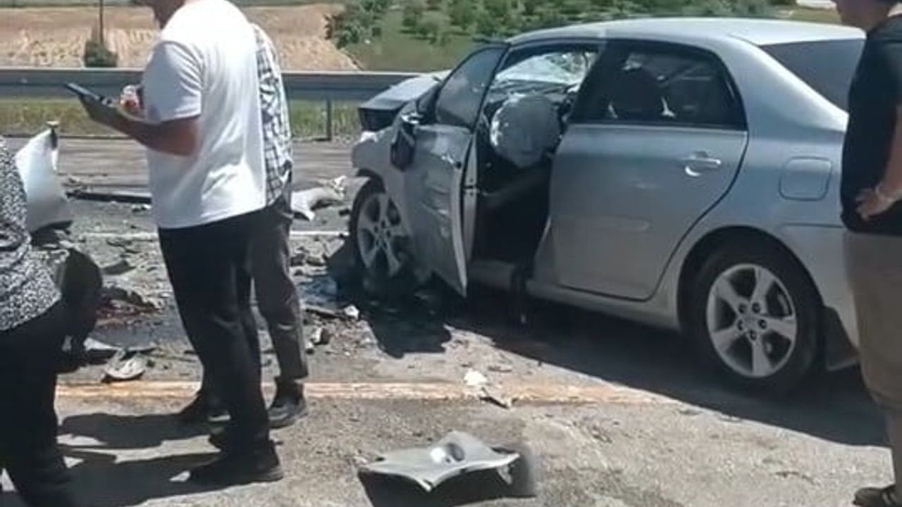 Elazığ-Keban Karayolu'nda Trafik Kazası: 4 Kişi Yaralandı