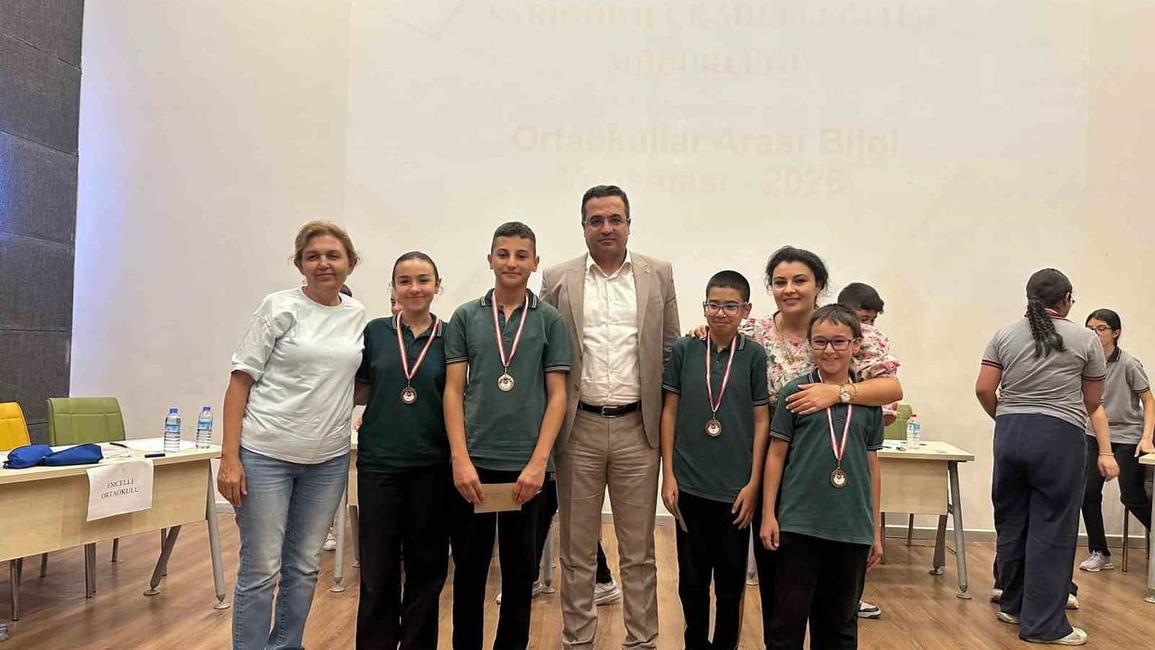 Emcelli Ortaokulu bilgi yarışmasında şampiyon oldu