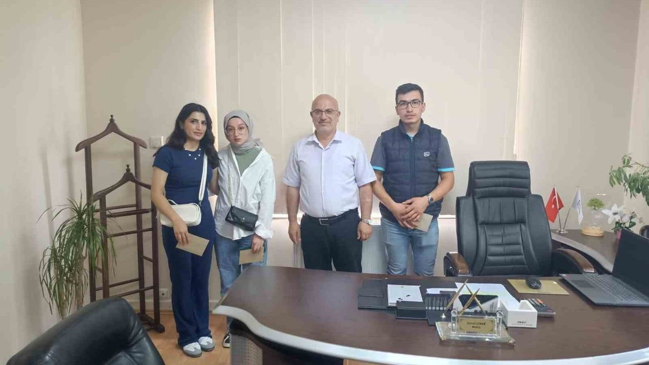 Emet'te umre ödüllü bilgi yarışması sona erdi — Lise ve üniversite öğrencileri ödüllendirildi