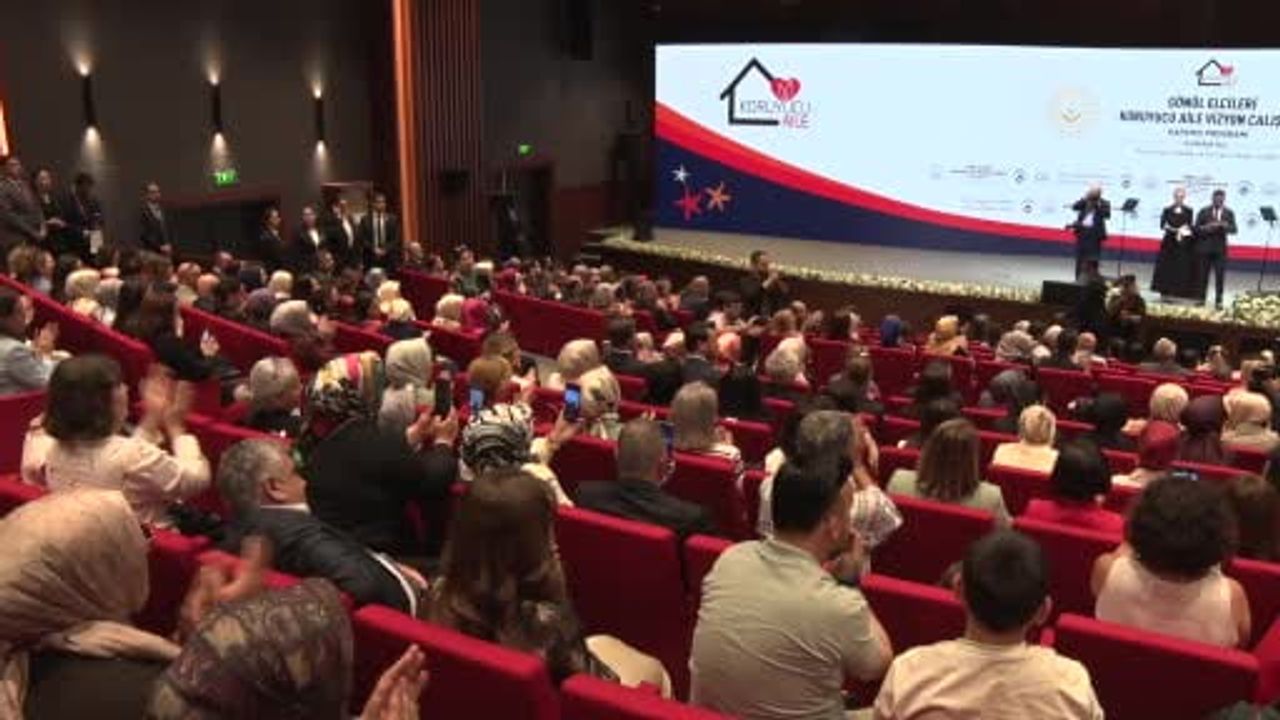 Emine Erdoğan: insanlık tüm çocuklarına sıcak bir yuva, adalet ve barış dolu bir dünya borçludur