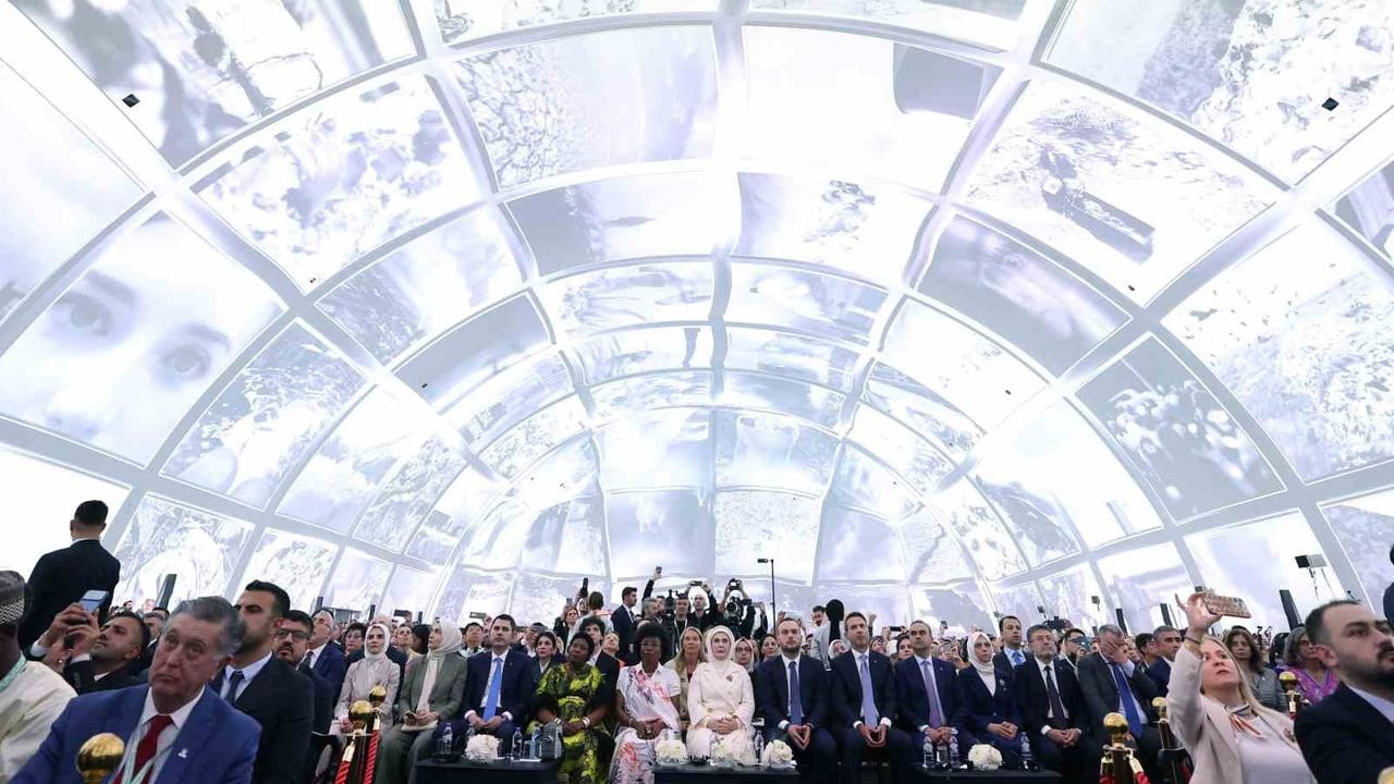 Emine Erdoğan: Sıfır Atık Forumu 2026 insanlığın ortak idealini güçlendiren tarihi bir buluşma