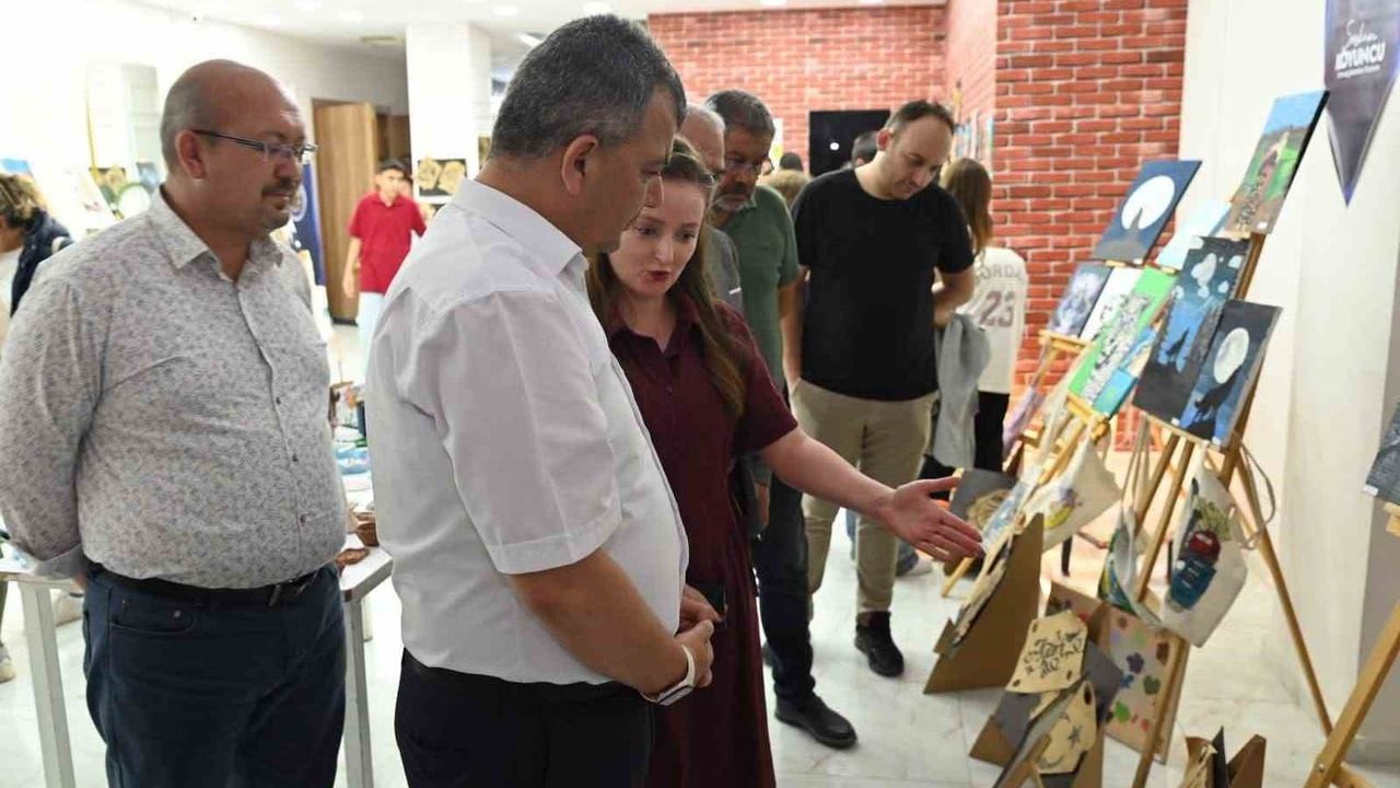Emirdağ Mithatpaşa Ortaokulu'ndan sanat şöleni