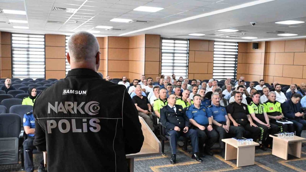 Emniyet müdürü Arıbaş, Bafra'da toplu taşıma temsilcileriyle toplantı yaptı