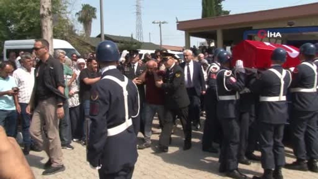 Erciş'te şehit olan jandarma uzman çavuş Samet Karabulut memleketi Adana'da uğurlandı