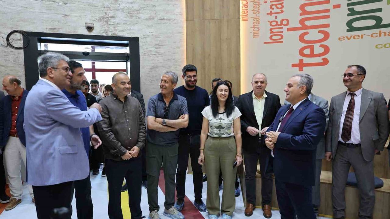 Erciyes Üniversitesi Kadir Has Merkez Kütüphanesi yenilenerek hizmete açıldı