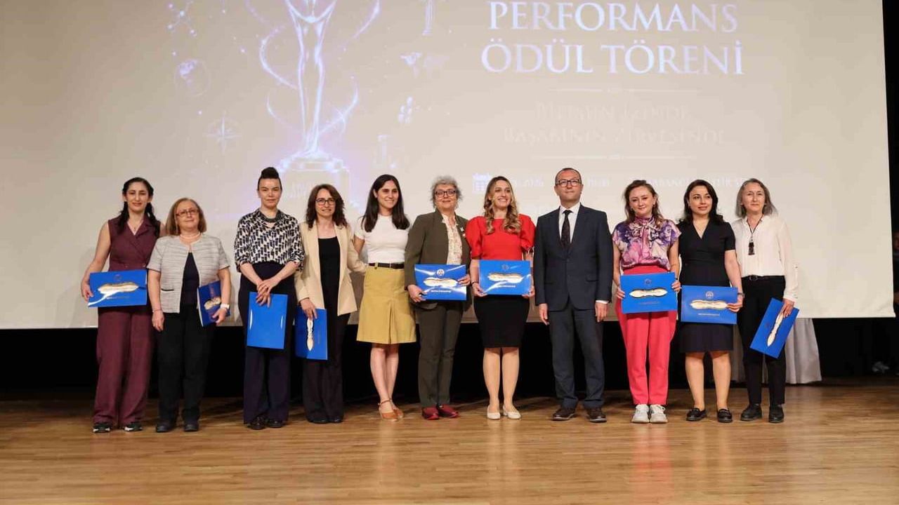 Erciyes Üniversitesi'nde 2025 yılı araştırma performans ödül töreni