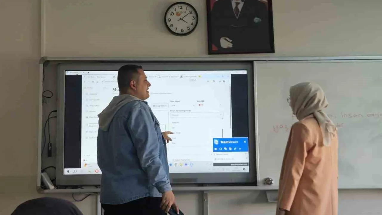 Erciyes Üniversitesi'nde bir ilk: yapay zekâ okuryazarlığı dersleri