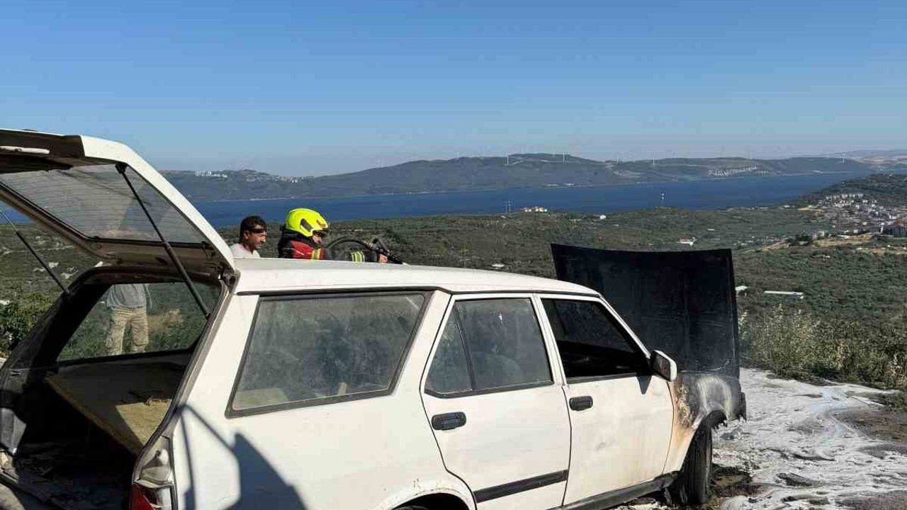 Erdek'te araç yangını itfaiyenin müdahalesiyle söndürüldü