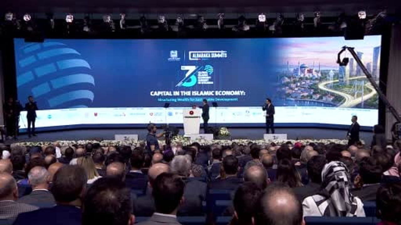 Erdoğan: 3’üncü Küresel İslami Ekonomi Zirvesi’nin somut sonuçlar üretmesini diliyorum