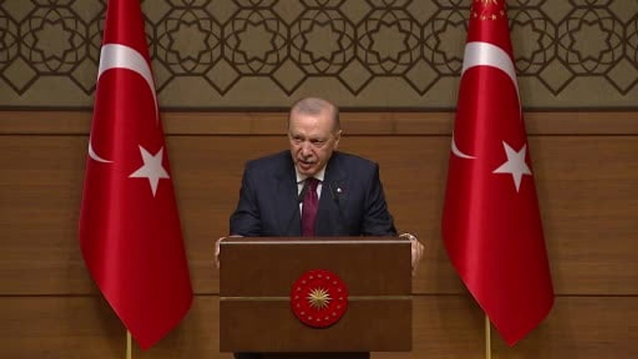 Erdoğan: Devleti FETÖ’vari yapılardan arındırarak iç sabotajların önüne geçtik