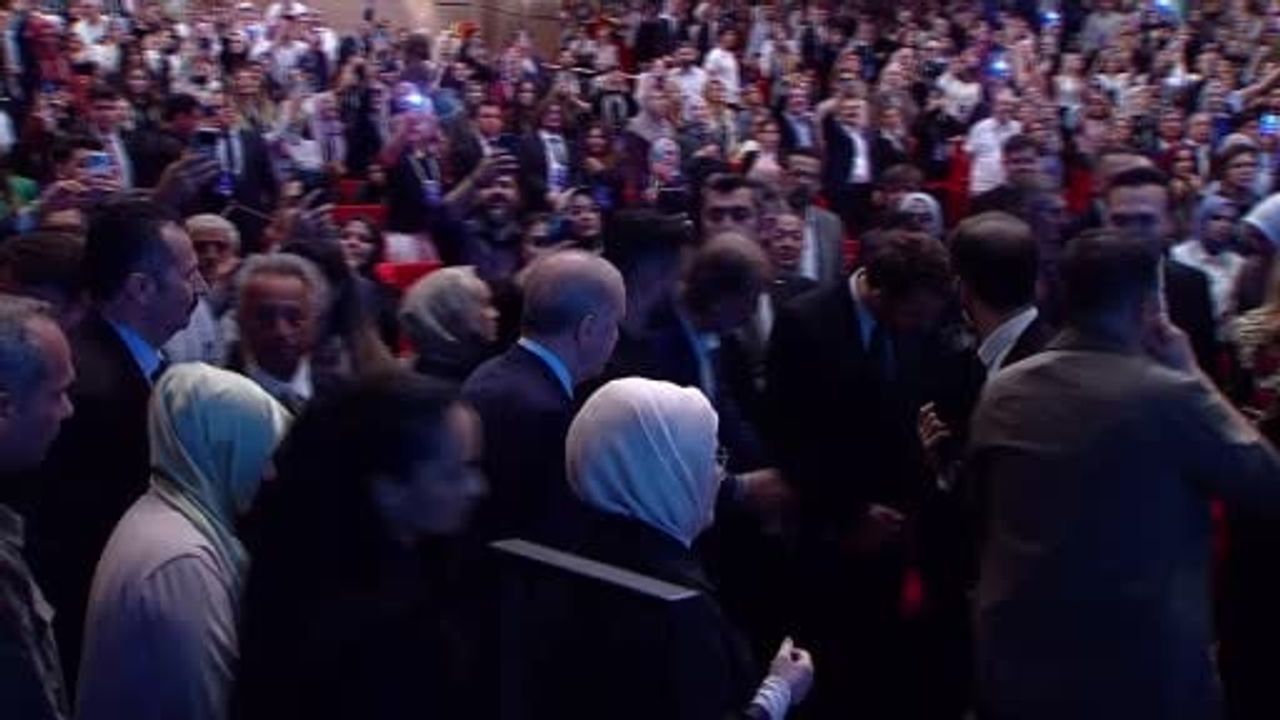 Erdoğan: TÜRGEV 2023'ten bu yana yüzlerce Filistinli evladımıza burs, barınma ve psikososyal destek verdi