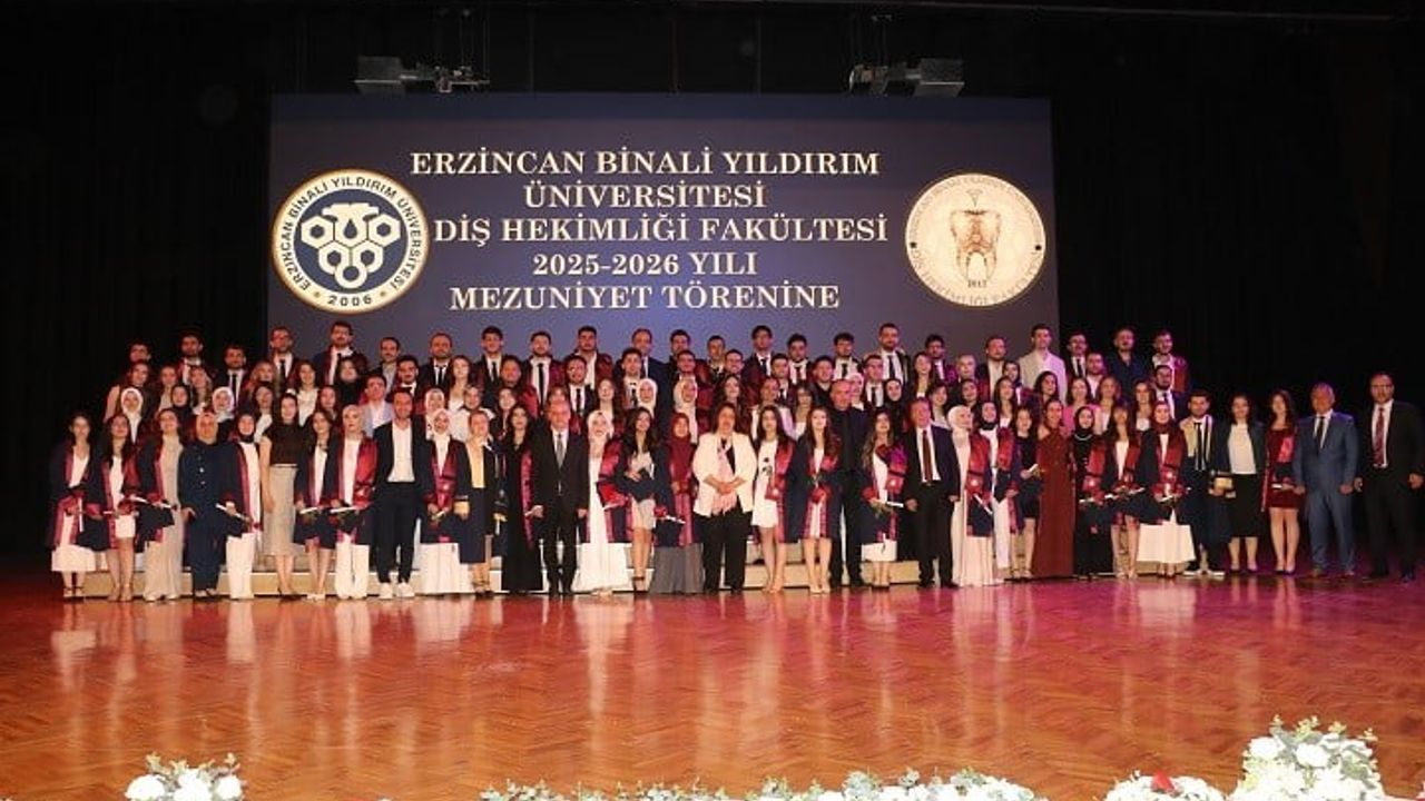 Erzincan’da 82 genç diş hekimi mezuniyet coşkusu yaşadı