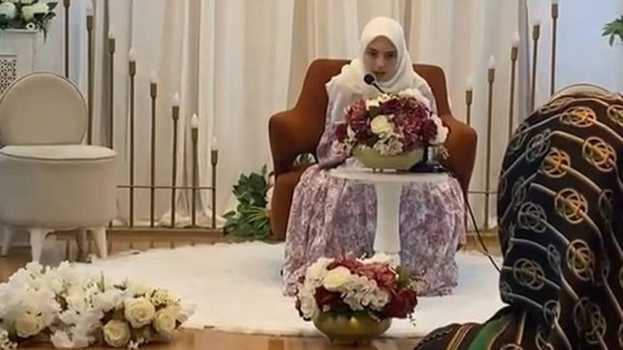 Erzincan'da bir yılda hafız olan öğrenci 30 cüzü bir günde hatim etti