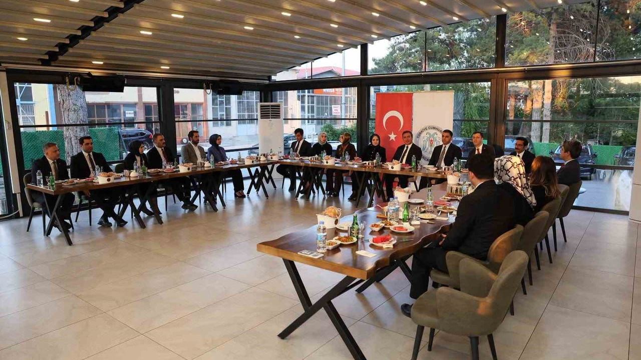 Erzincan'da görev yeri değişen kaymakamlar için veda programı