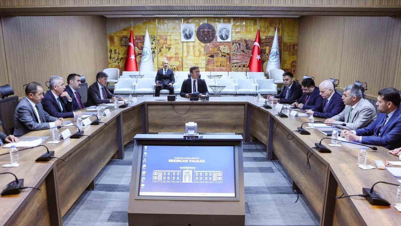 Erzincan'da İl Hayvanları Koruma Kurulu toplantısında sahipsiz hayvanların korunması değerlendirildi
