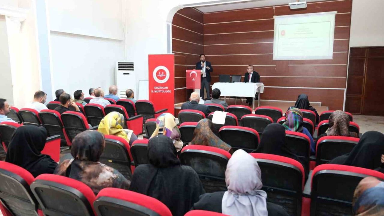 Erzincan'da Kur’an Eğitim Merkezleri, Hafızlık Belgesi Sahibi 8. Sınıf Öğrencilerine Tanıtıldı