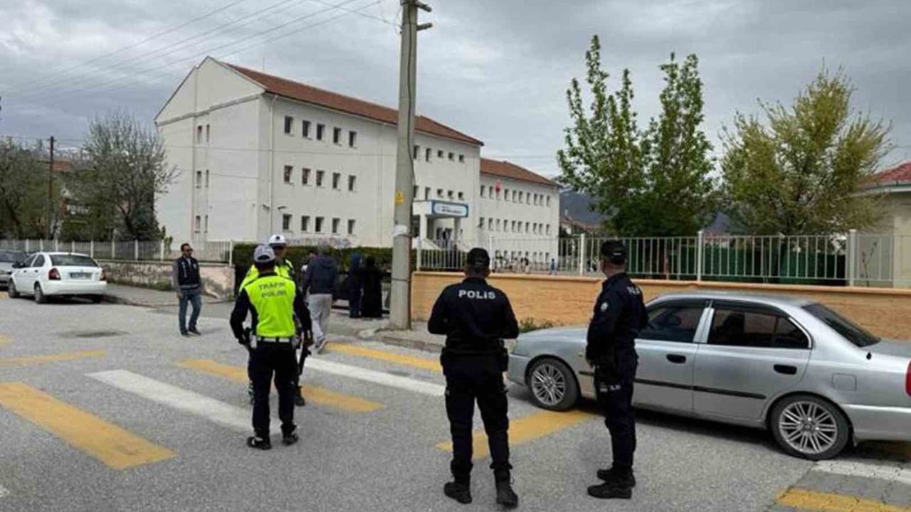Erzincan'da Mayıs ayı okul çevresi ve servis denetimleri: 3 bin 272 kişi sorgulandı