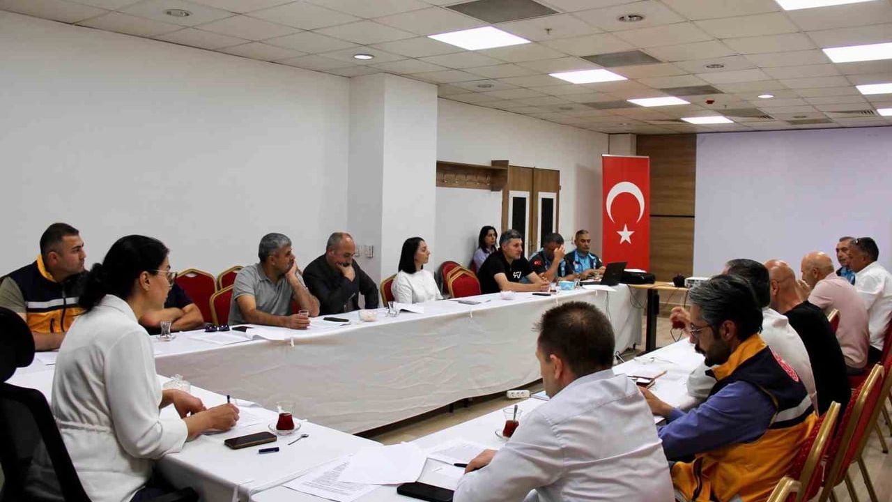 Erzincan’da Sağlık Afet Planı Masabaşı Tatbikatı Öncesi Hazırlık Toplantısı Yapıldı