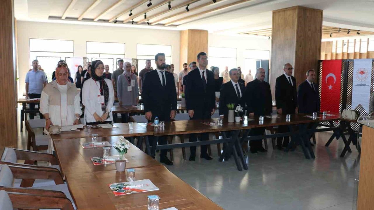 Erzincan'da 'Süt ve Süt Ürünlerinde Resmi Kontrol Eğitimi Programı' başladı