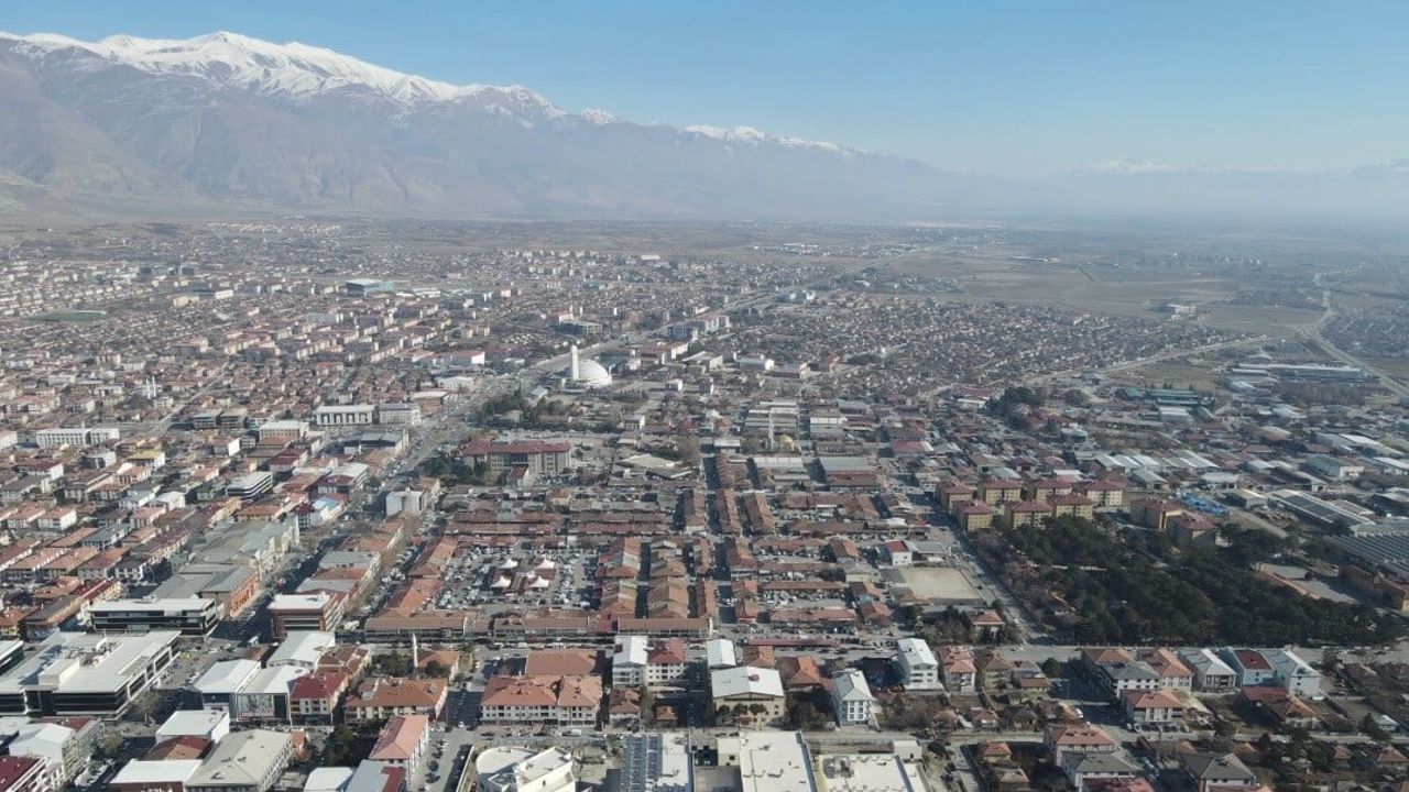 Erzincan'da vali yardımcısı atandı, 5 kaymakamın görev yeri değişti