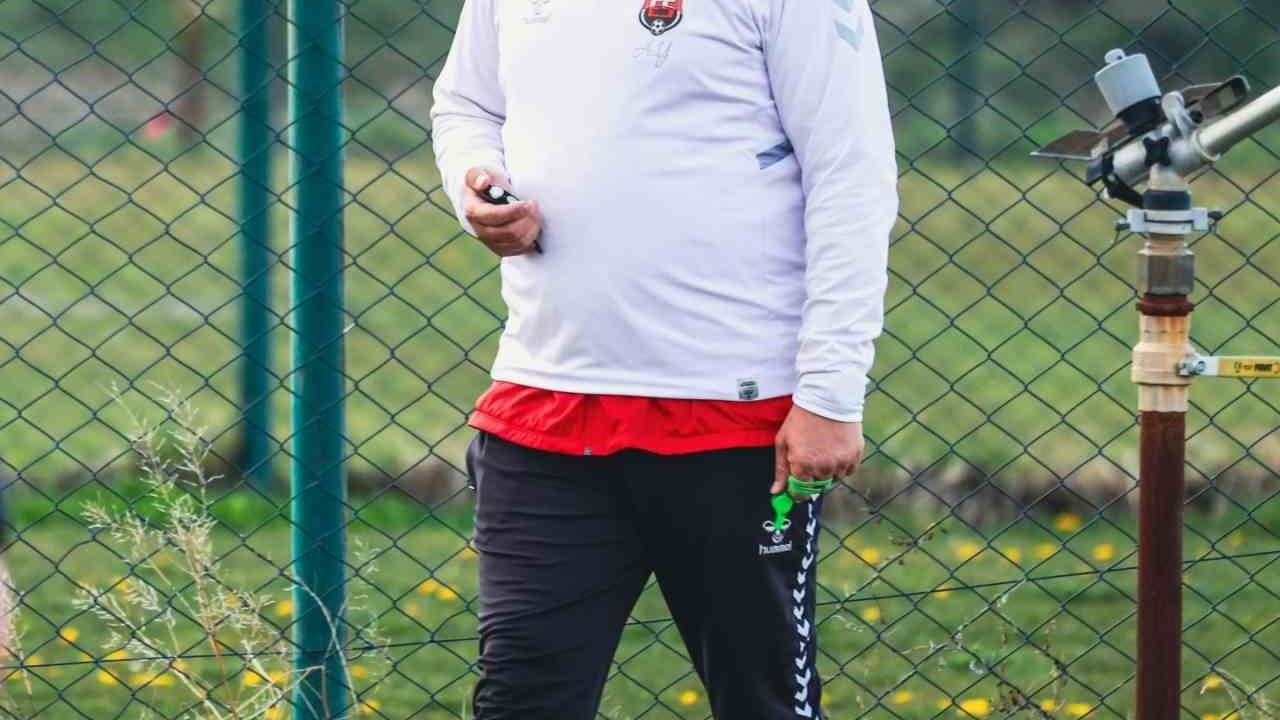 Erzincanspor, Ahmet Yıldırım ile yollarını ayırdı; Mustafa Sarıgül ile görüşmeler son aşamada