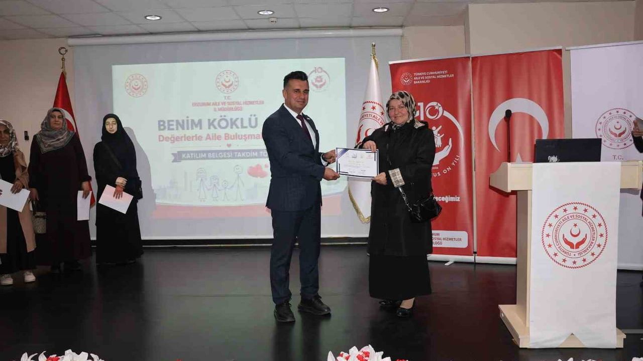 Erzurum'da 'Benim Köklü Ailem' projesi eğitimleri sertifika töreniyle tamamlandı