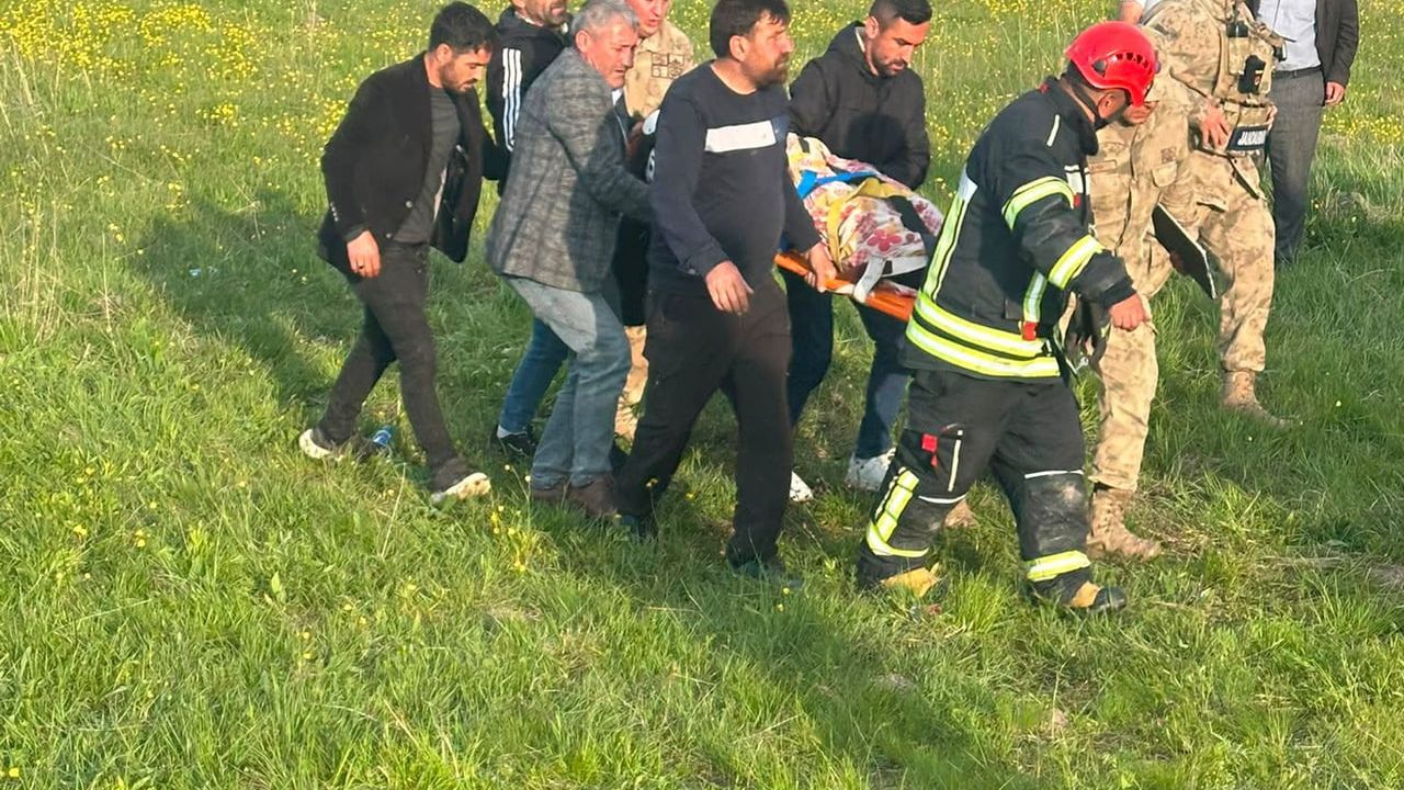 Erzurum'da hafif ticari aracın takla atması: 3 ölü, 4 yaralı