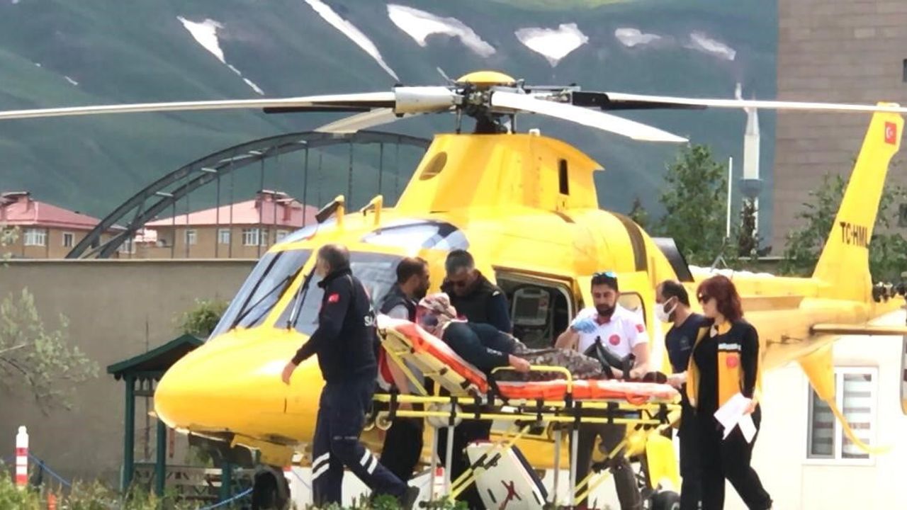 Erzurum'da kalp krizi şüphesiyle hastaya ambulans helikopterle hızlı sevk