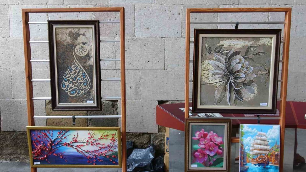 Erzurum’da "Yaşayan Değerlerin Sanat Yolculuğu" sergisine ilgi yoğun