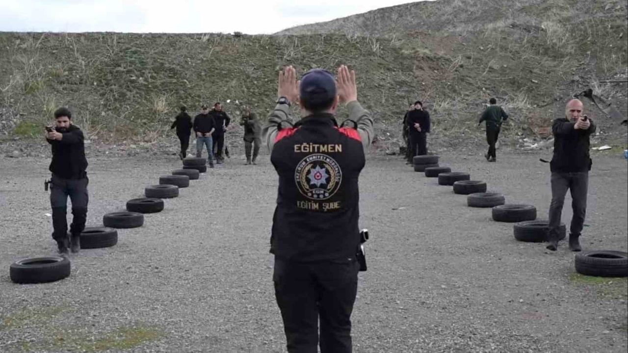 Erzurum Emniyet Müdürlüğü personeline uygulamalı müdahale eğitimi tamamlandı