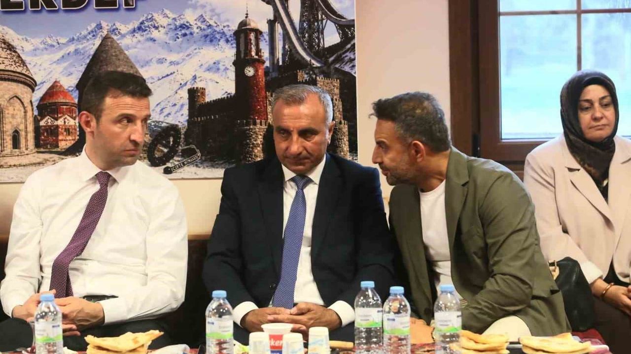 Erzurum Evi’nde buluştular: birlik ve beraberlik mesajı verdiler