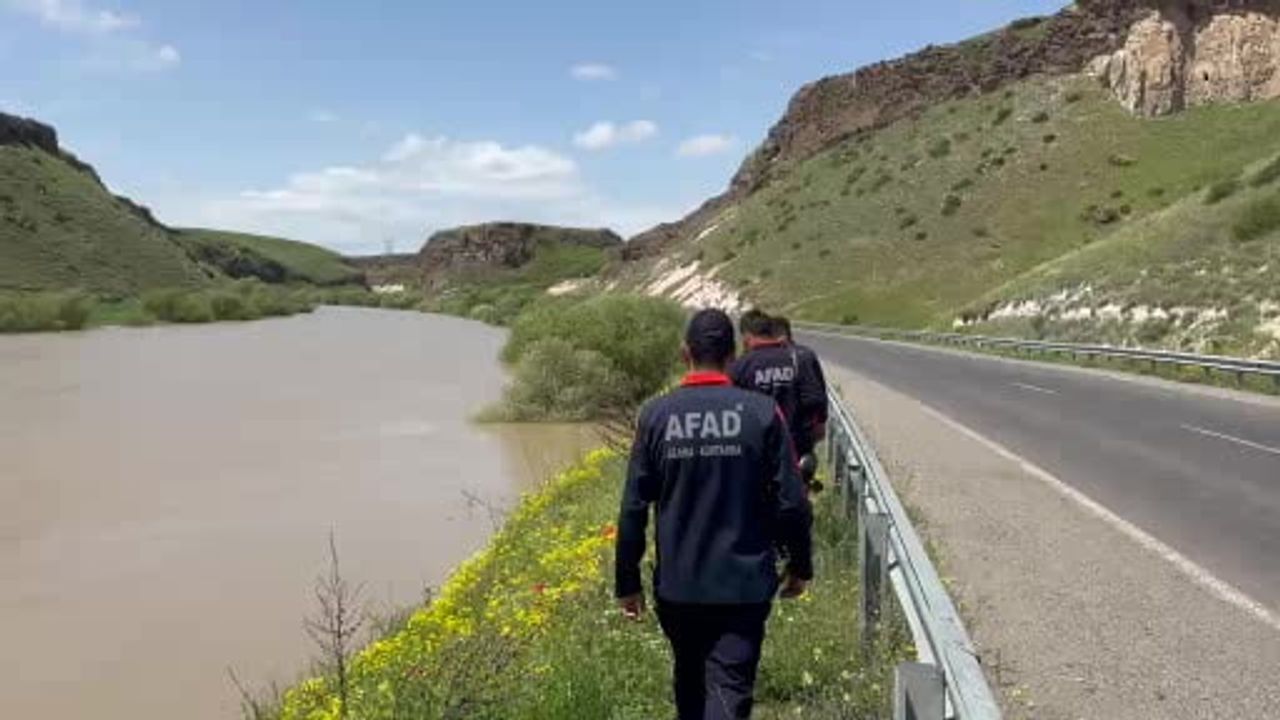 Erzurum Horasan'da kaybolan 17 yaşındaki çoban için AFAD ve güvenlik güçleri arama başlattı