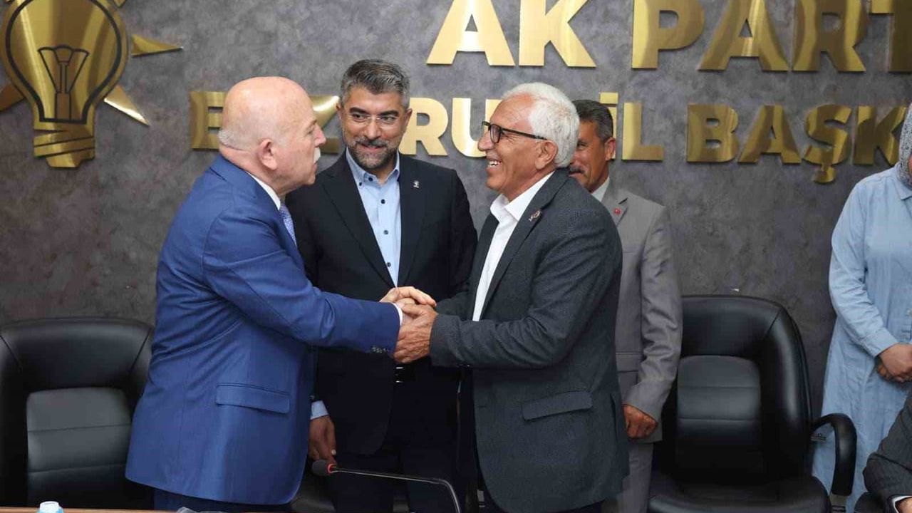 Erzurum Karaçoban’dan CHP’li Meclis Üyesi Ahmet Yıldırım AK Parti’ye Katıldı