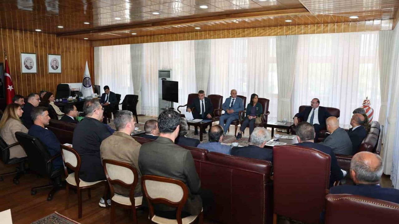 Erzurum’un Geleceğine Yönelik Projede Son Aşama: Komisyon Başkanlarına Teşekkür Belgeleri