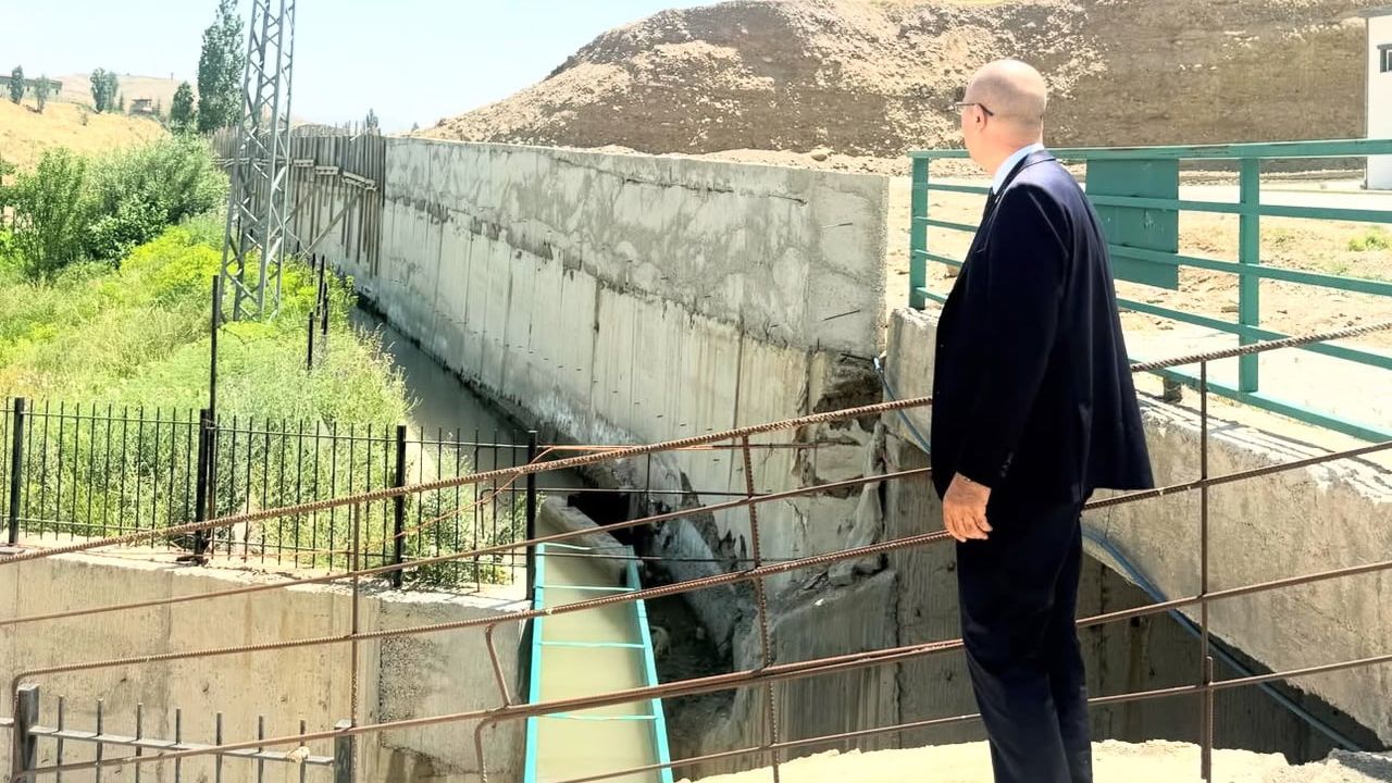 Esendere beldesinde perde duvar çalışmaları sürüyor