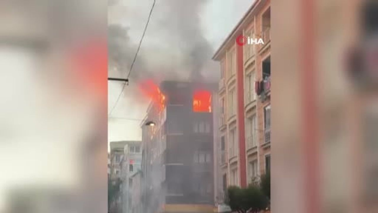 Esenler’de 4 katlı binada çıkan yangın çatıya sıçradı