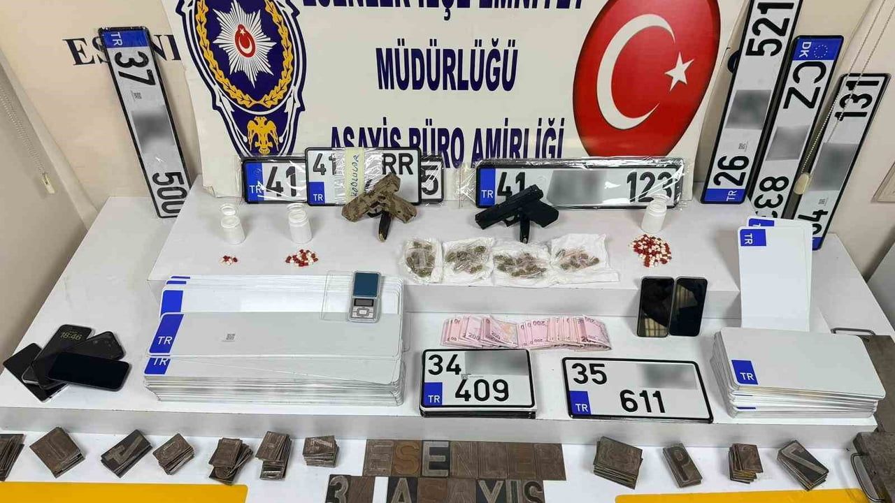 Esenler'de sahte plaka baskını: 4 gözaltı