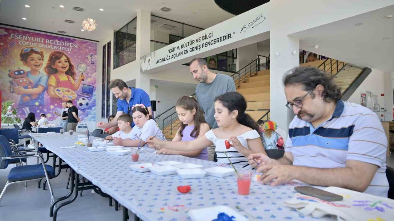 Esenyurt'ta babalar ve çocukları sanatla buluşturan atölye