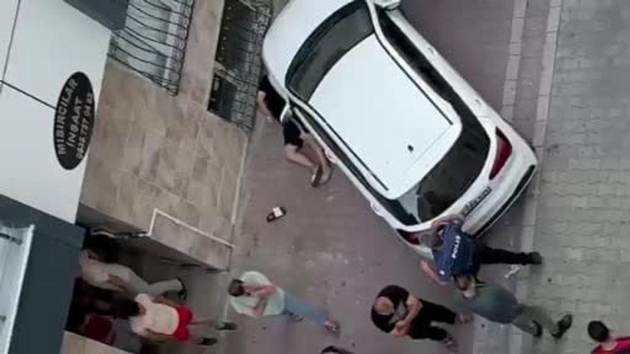 Esenyurt'ta evinin önünde silahlı saldırı: bir kişi yaşamını yitirdi