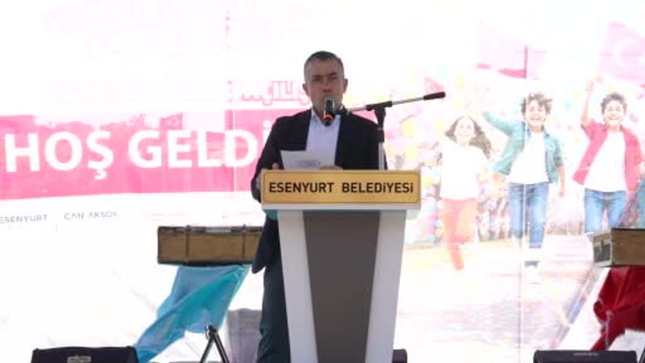 Esenyurt’ta karne şenliğiyle binlerce çocuk yaz tatiline başladı