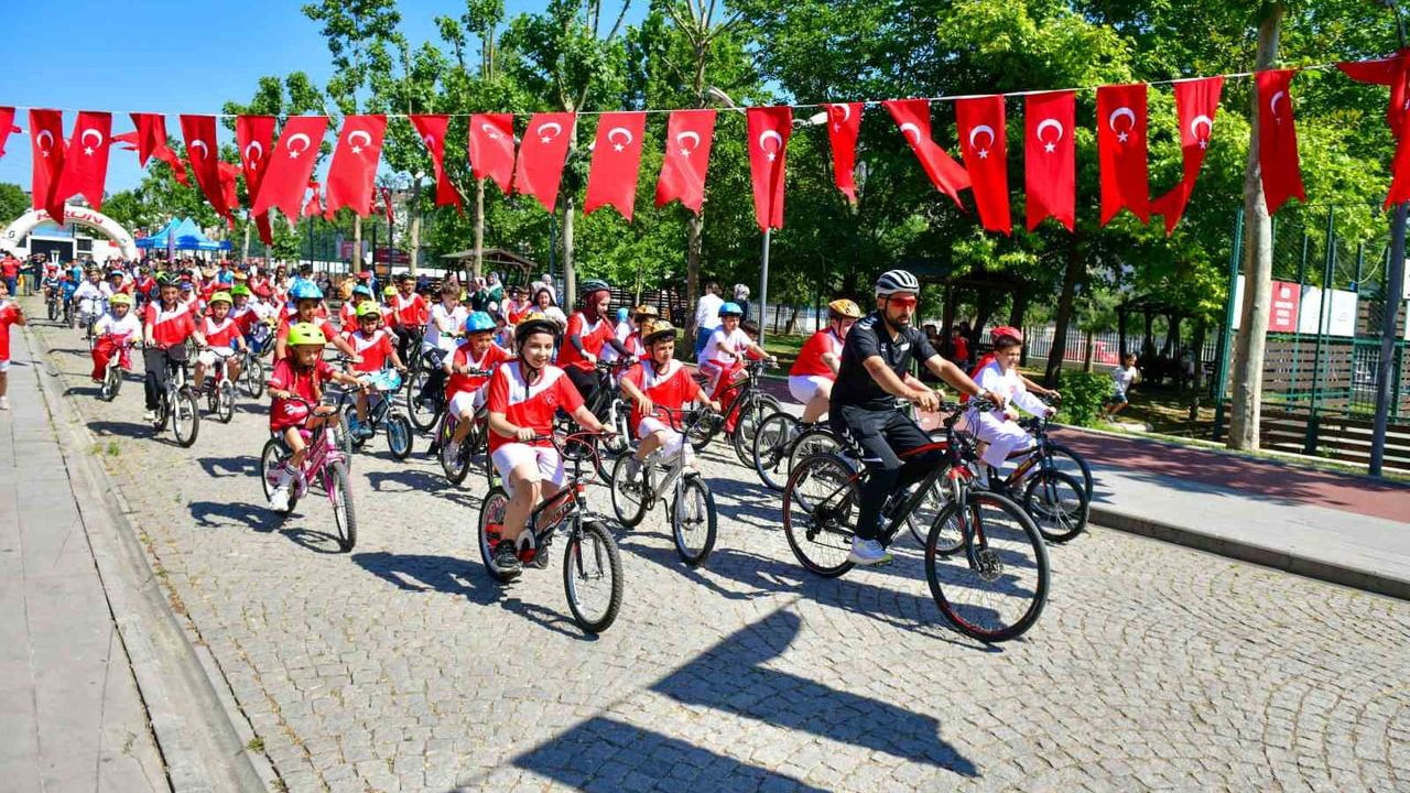 Esenyurt'ta yaz sezonu bisiklet şenliği başladı