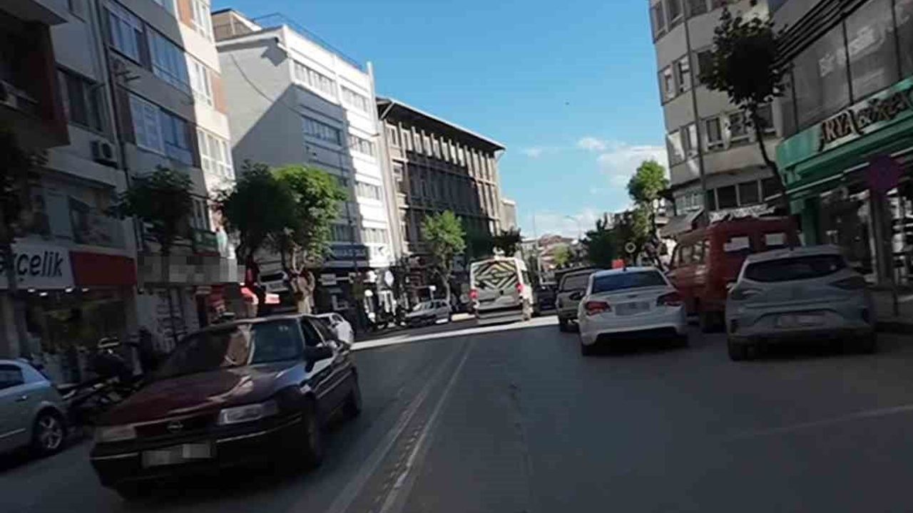 Eskişehir'de çift sıra park problemi sürüyor