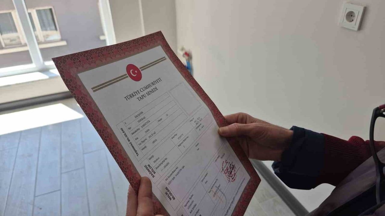 Eskişehir'de evsiz kalan engelli İzzet Işık, 6 aylık mücadelenin ardından evine kavuştu